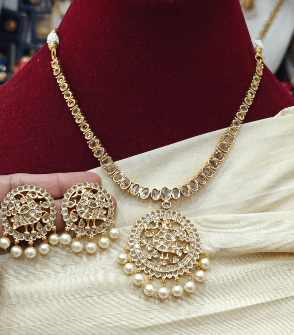 Annam necklace with kundan stone