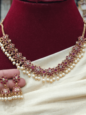 Flower pearl necklace (ruby)