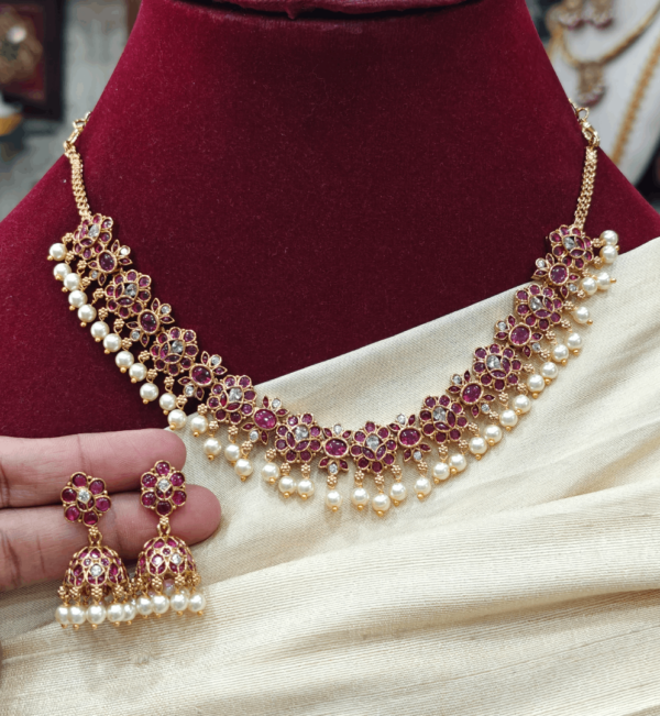 Flower pearl necklace (ruby)