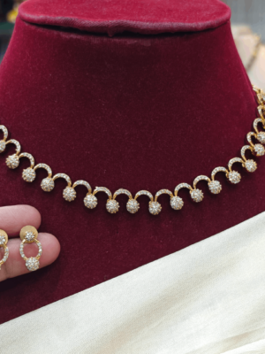 Ball necklace