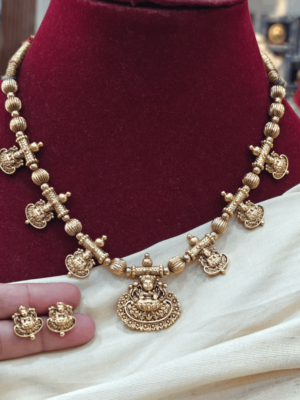 Lakshmi necklace with the gold balls