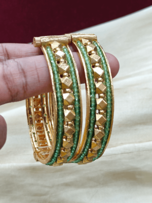 Antique diamond cut screw bead bangles(mint green)