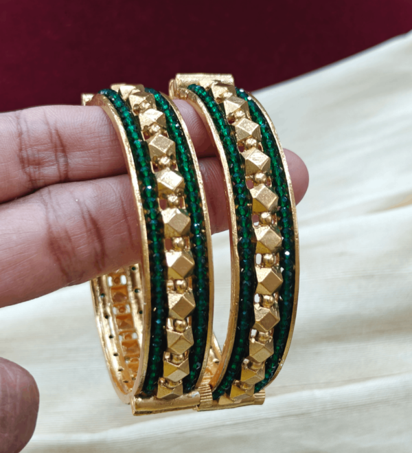 Antique diamond cut screw bead bangles(dark green)