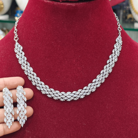 Aarohi AD necklace